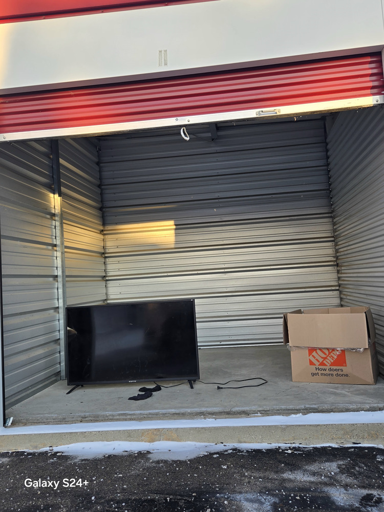 1-800-Self-Storage.com of Grand Blanc  auction IB-8660