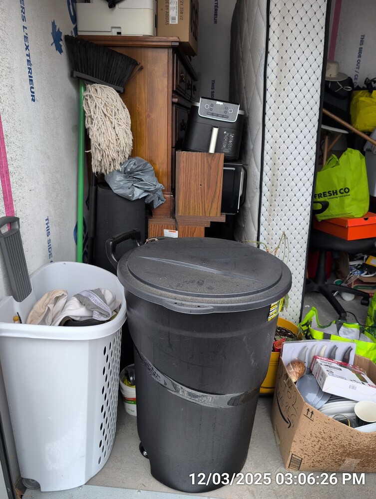 Storage of Barton St  auction IB-8941 20