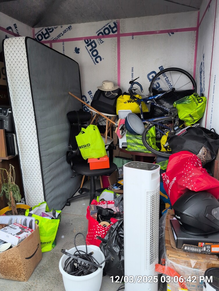 Storage of Barton St  auction IB-8941 40