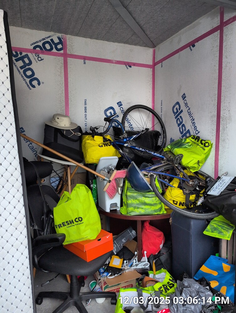 Storage of Barton St  auction IB-8941 70