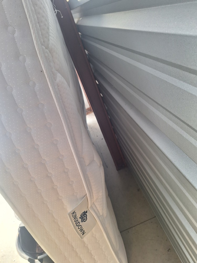 2771 -StorageMart  Wonderland Road North  auction IB-4590