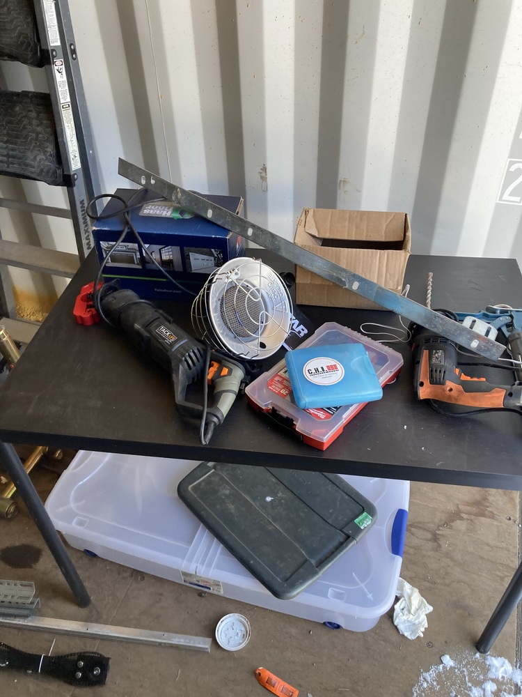 U Need Storage Oakville  auction IB-6070 20