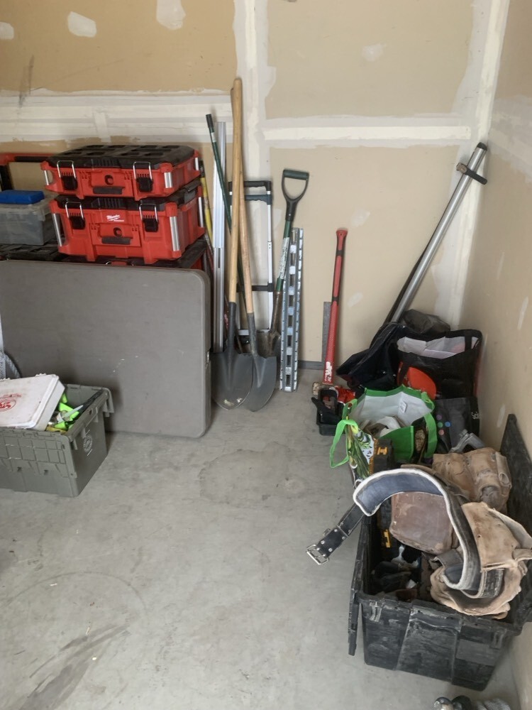 3102 - StorageMart St-Leonard  auction IB-2920 20