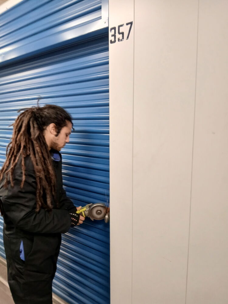 Advantage Self Storage - Salem MA  auction IB-4753