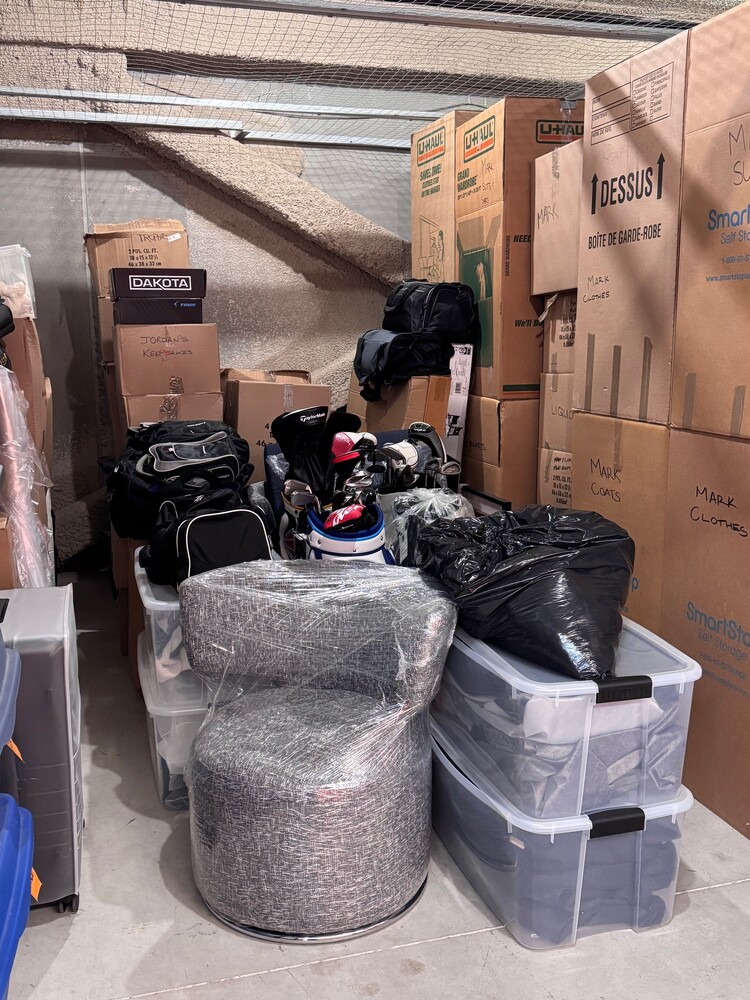 Public Storage P0049 -N Service Rd W  auction IB-1425 60