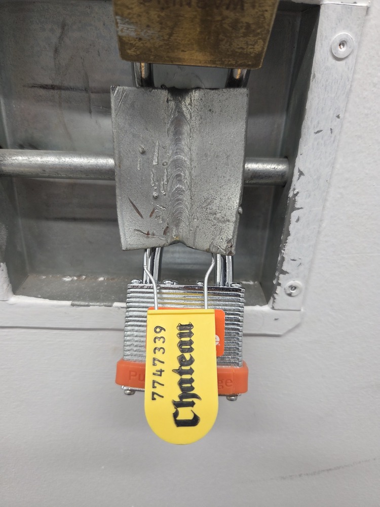 Public Storage P0014 -Queen Elizabeth Blvd  auction IB-4041 10