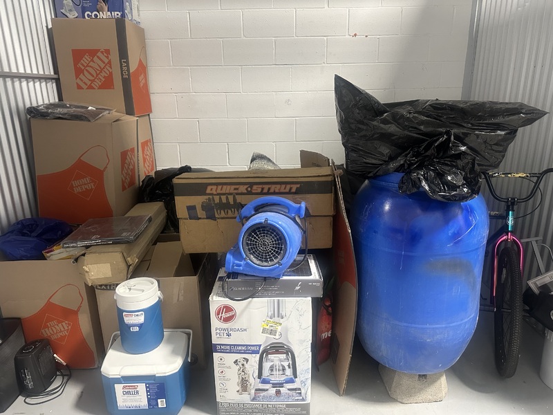 Q SELF STORAGE  auction IB-2800 10