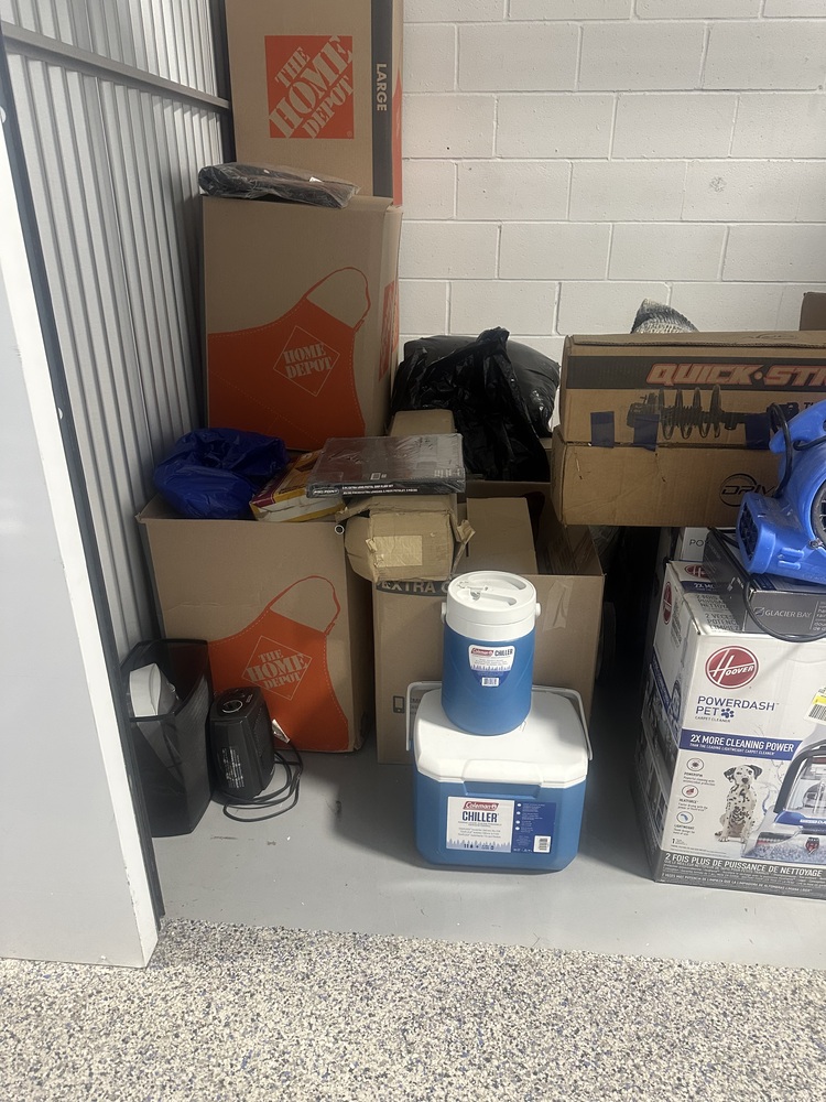 Q SELF STORAGE  auction IB-2800 20