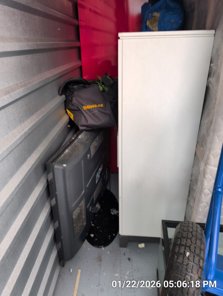 Storage of Welland Ave  auction IB-5708 10