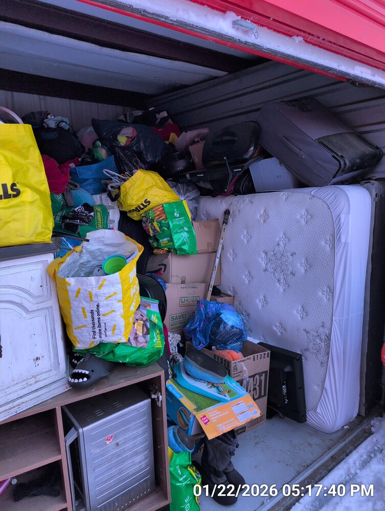 Storage of Welland Ave  auction IB-9624