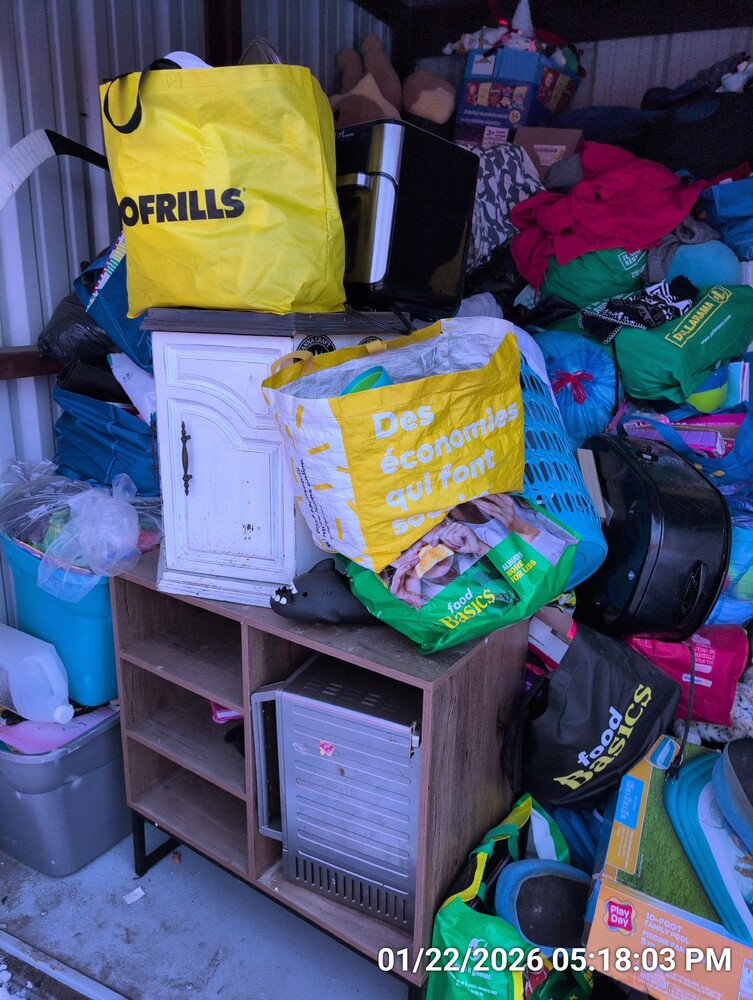 Storage of Welland Ave  auction IB-9624 60