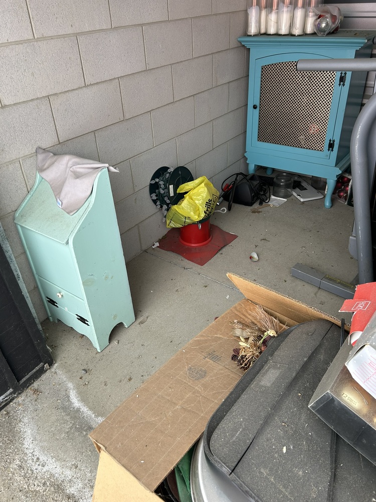 Space at Hand St George  auction IB-6862 60