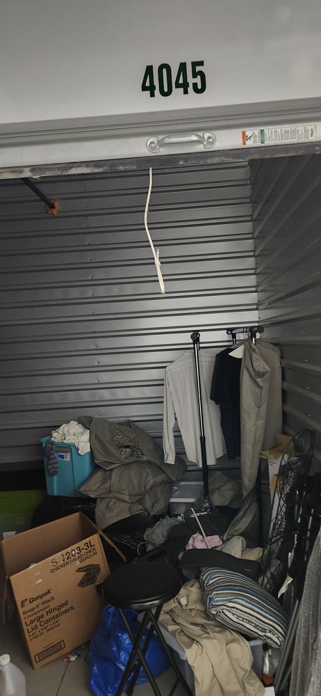 DEStorage.com - Milford   auction IB-4963