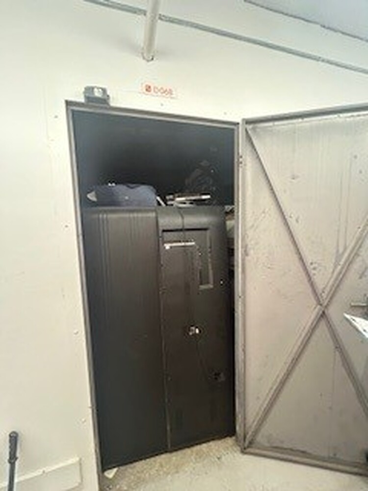 Public Storage P0017 -Derry Rd E  auction IB-2329