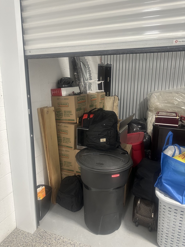 Q SELF STORAGE  auction IB-4170 20