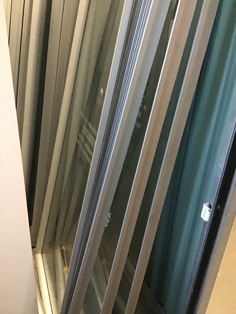 Montreal Mini-Storage - Jarry  auction IB-1704 70