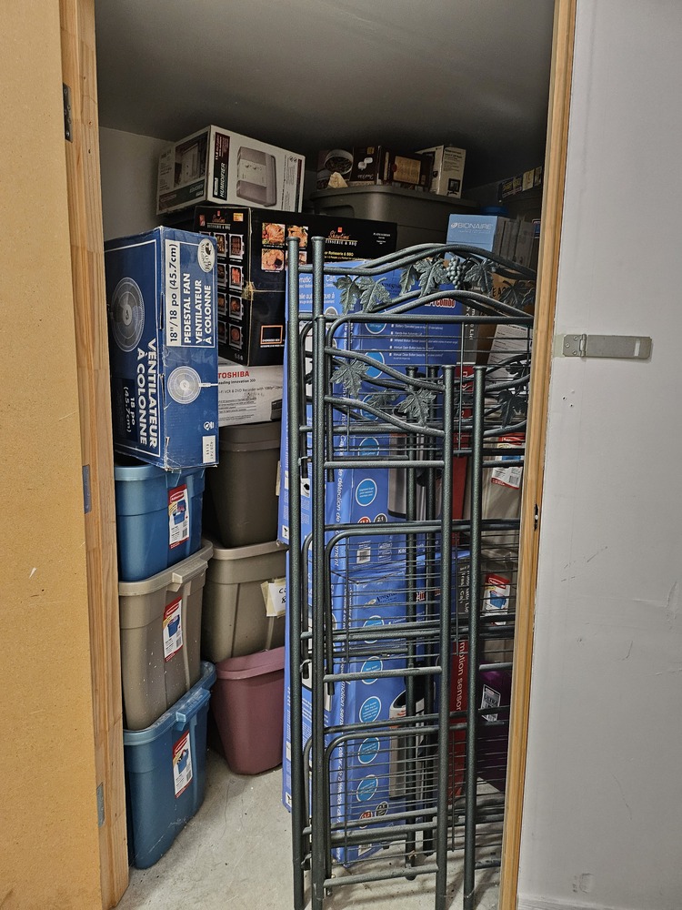 Burnaby Self Storage  auction IB-7673 10