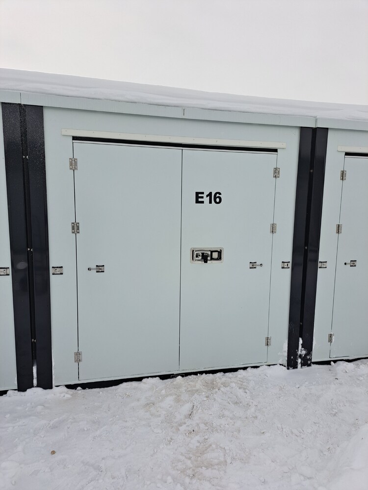 Montreal Mini-Storage - Beauharnois   auction IB-4253