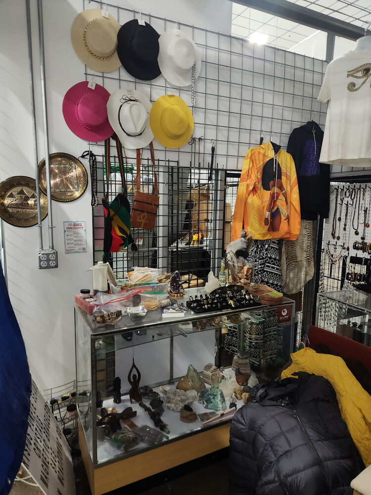 Rossi`s Flea Market - North Versailles  auction IB-7313 40