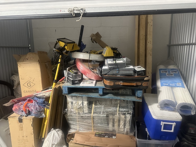 Q SELF STORAGE  auction IB-5089 10