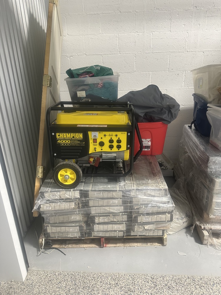 Q SELF STORAGE  auction IB-4905 10