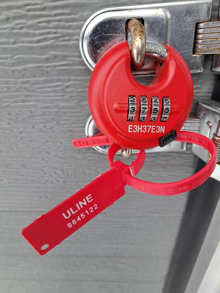 Montreal Mini-Storage - Val-Morin  auction IB-2784