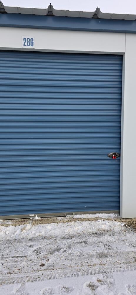 SmartStop Self Storage - 29 McKenzie Cres  auction IB-6400 60