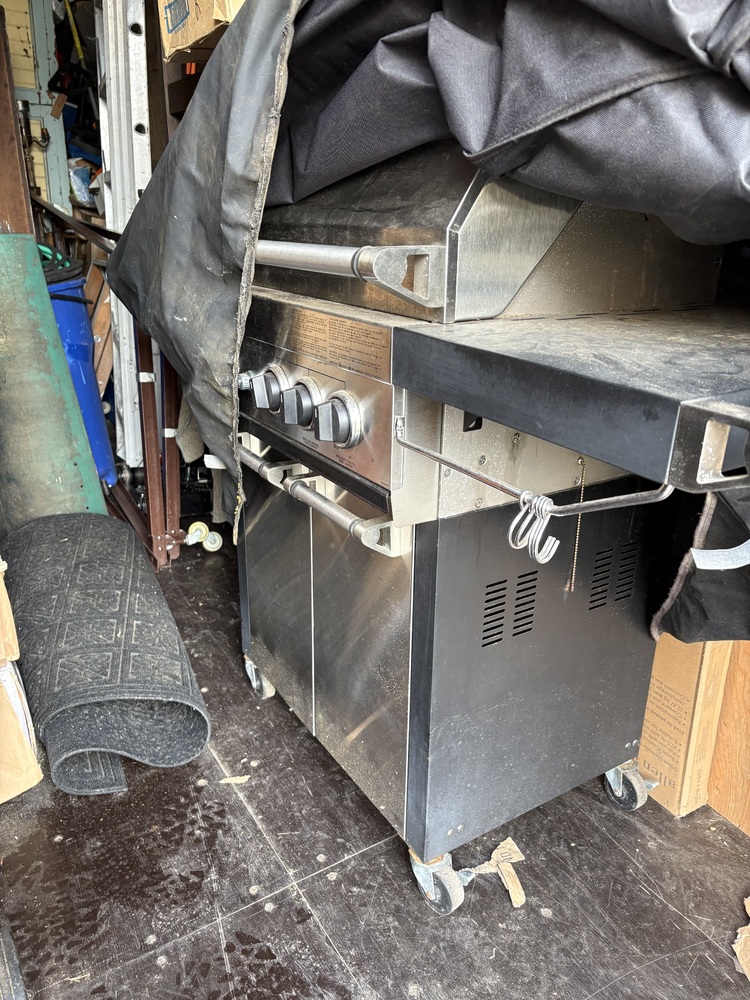 Secure-Rite Mobile Storage - Surrey Yard  auction IB-2450 100