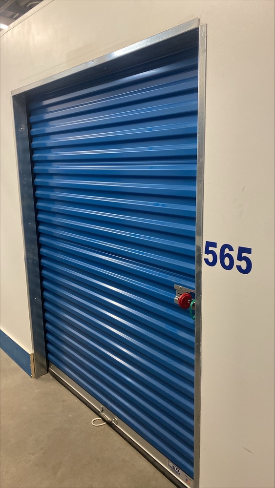 Montreal Mini-Storage - Ste-Julie  auction IB-9433 10