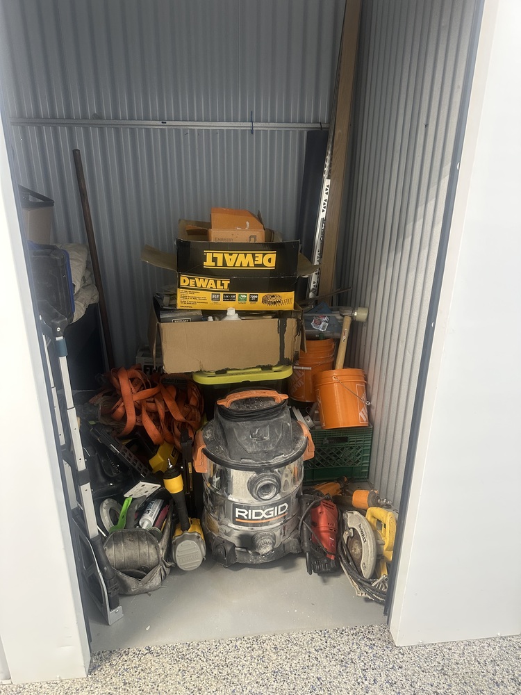 Q SELF STORAGE  auction IB-3443 30