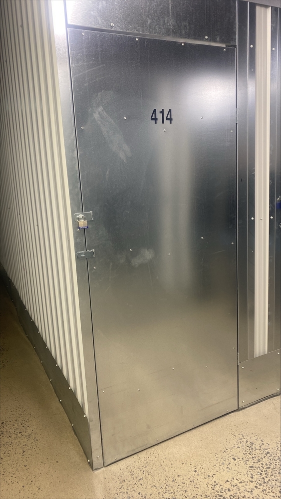 Montreal Mini-Storage - Victoria  auction IB-8285 10