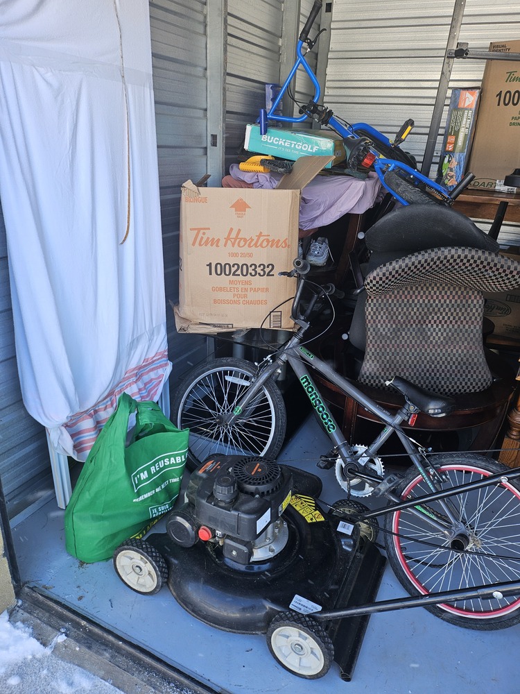 3035 - StorageMart Belleville  auction IB-5674 60