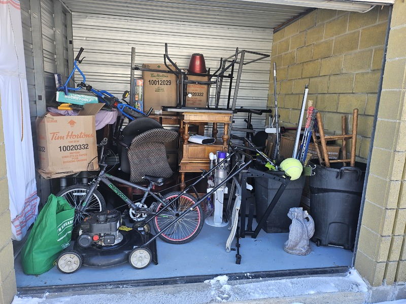 3035 - StorageMart Belleville  auction IB-5674 100