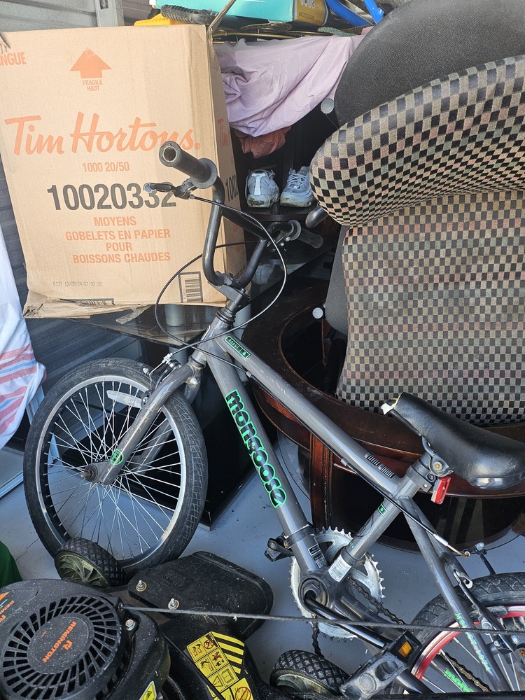 3035 - StorageMart Belleville  auction IB-5674 110