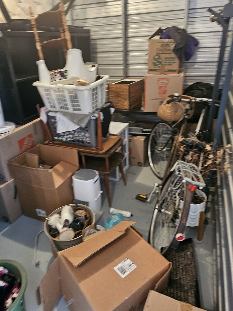 3035 - StorageMart Belleville  auction IB-3907 60