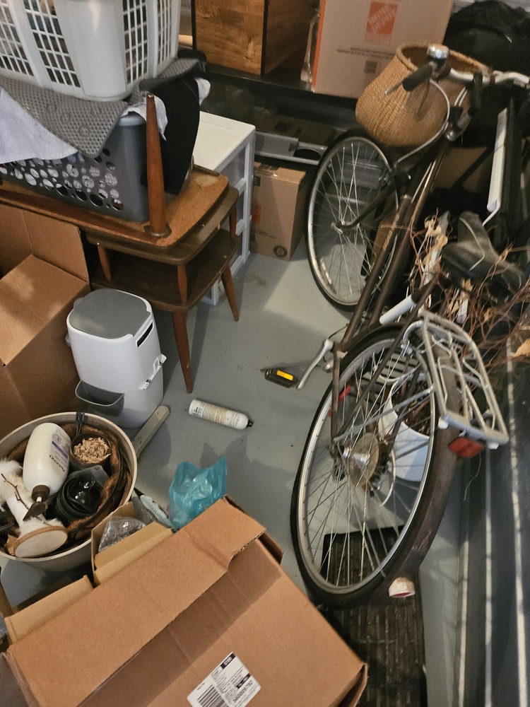 3035 - StorageMart Belleville  auction IB-3907 80