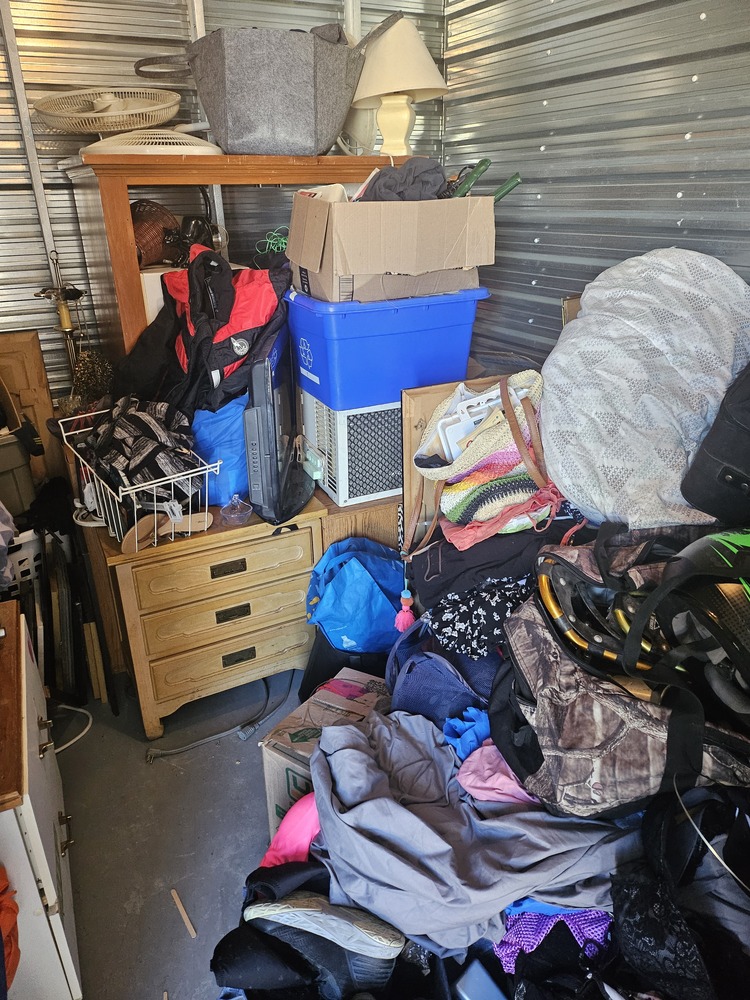 3035 - StorageMart Belleville  auction IB-1695 10