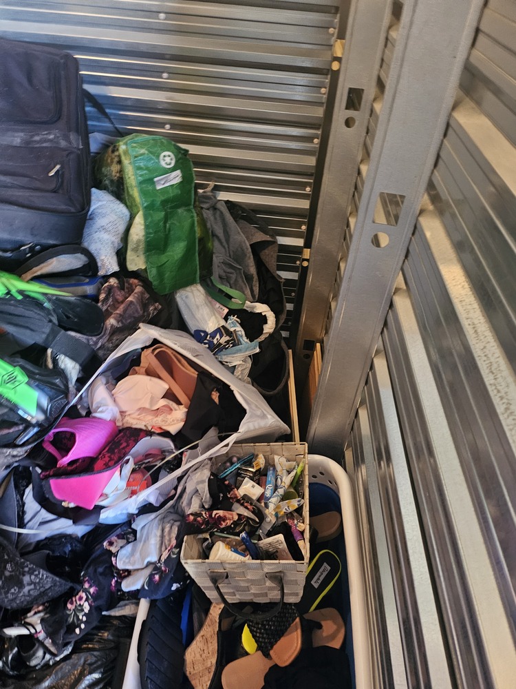 3035 - StorageMart Belleville  auction IB-1695 50