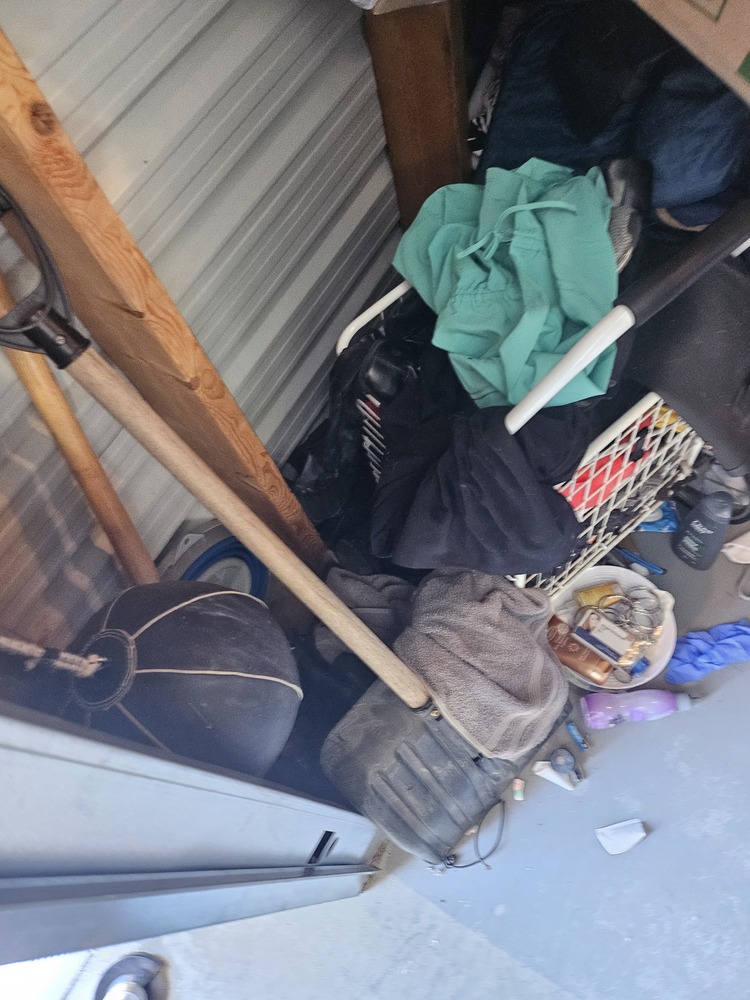 3035 - StorageMart Belleville  auction IB-1695 80