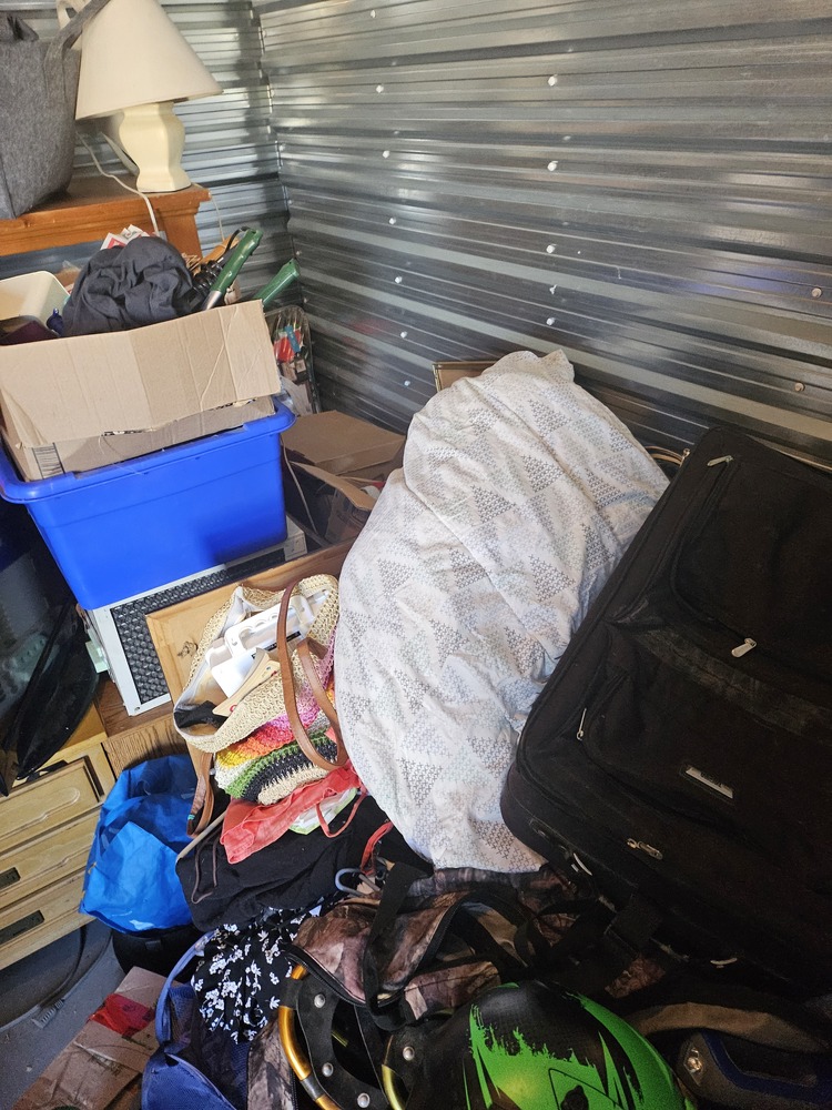 3035 - StorageMart Belleville  auction IB-1695 90