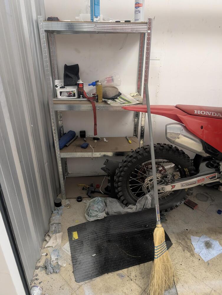 2552 - StorageMart Winterburn RD and 115 Ave  auction IB-8128 10