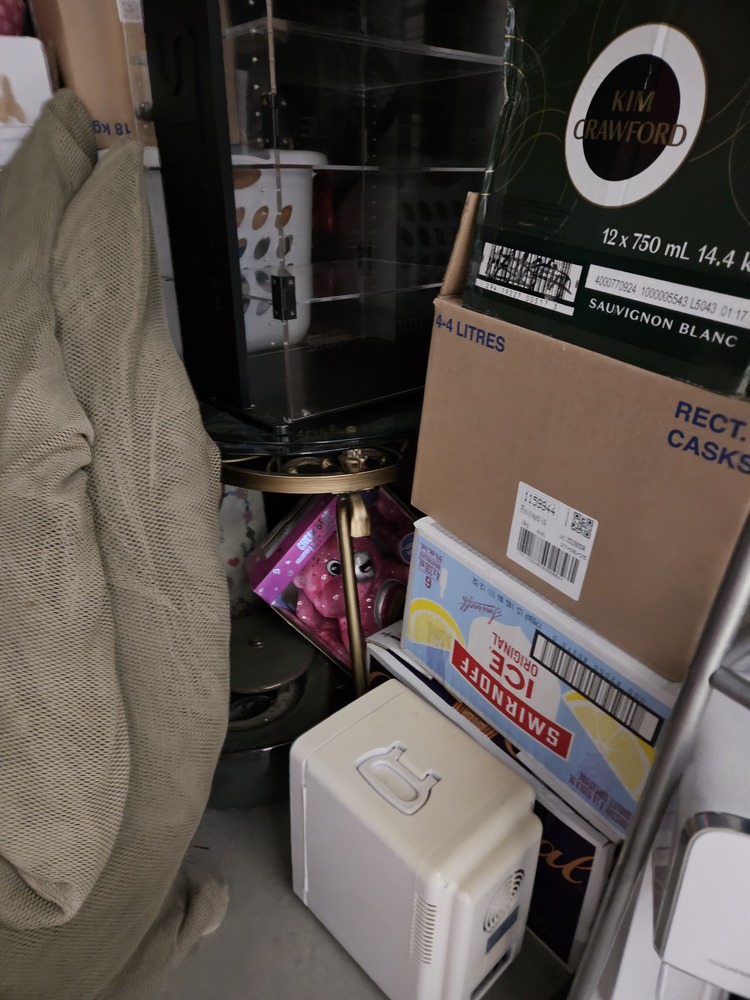 2772 - StorageMart Wharncliffe Rd S  auction IB-5807