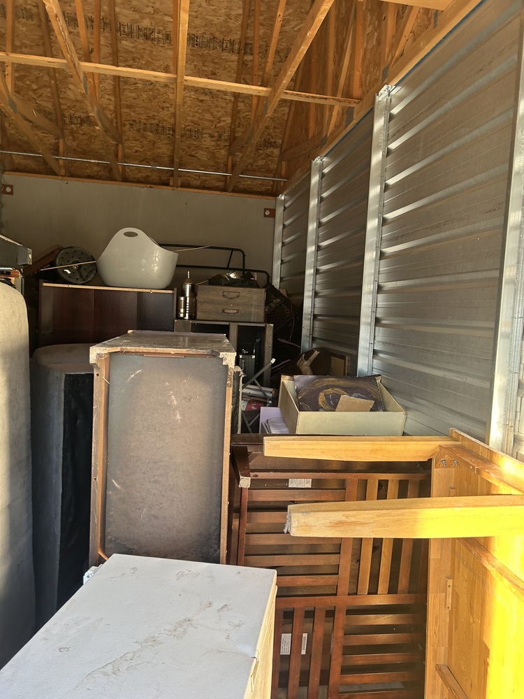 3307-StorageMart 52nd and Peigan Trail  auction IB-7526