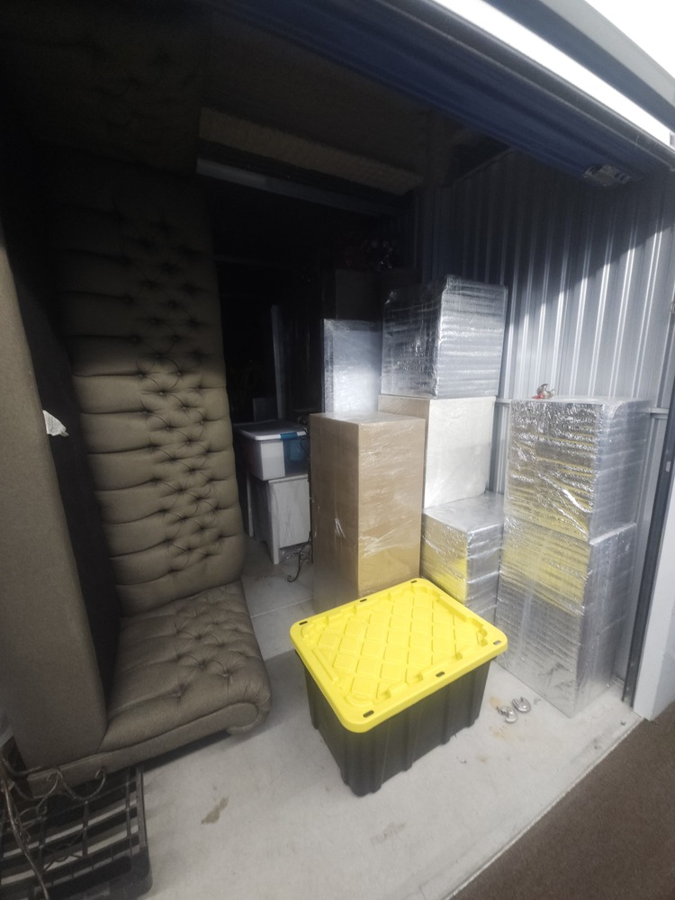 3015 - StorageMart Wicksteed Ave Toronto  auction IB-6252