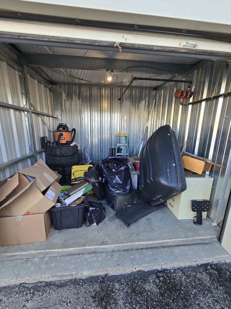 3304 - StorageMart 40th Street  auction IB-1952 40