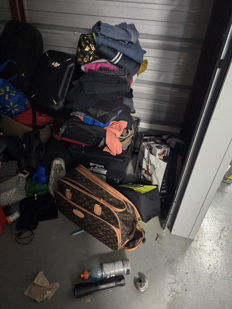 3003 -StorageMart  Adelaide St  auction IB-8974 60