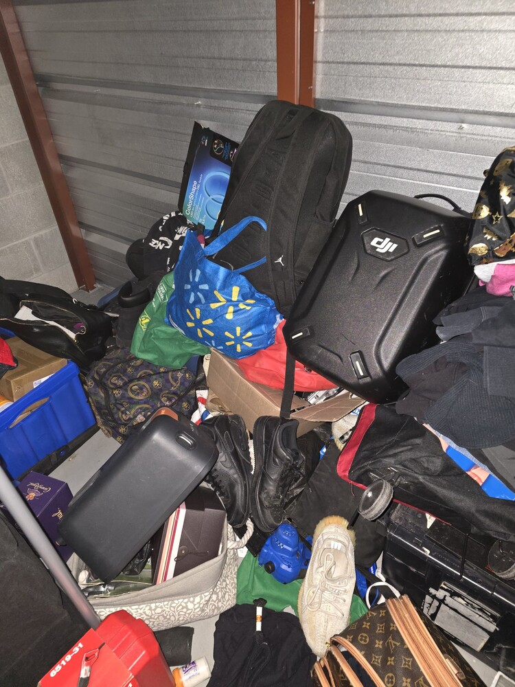 3003 -StorageMart  Adelaide St  auction IB-8974 120