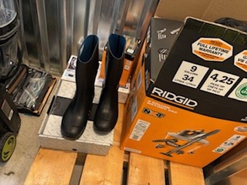 3029 - StorageMart Milton  auction IB-3735