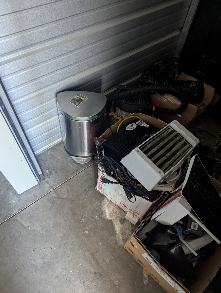 2551 - StorageMart Deerfoot Trail & Yankee Valley  auction IB-1104