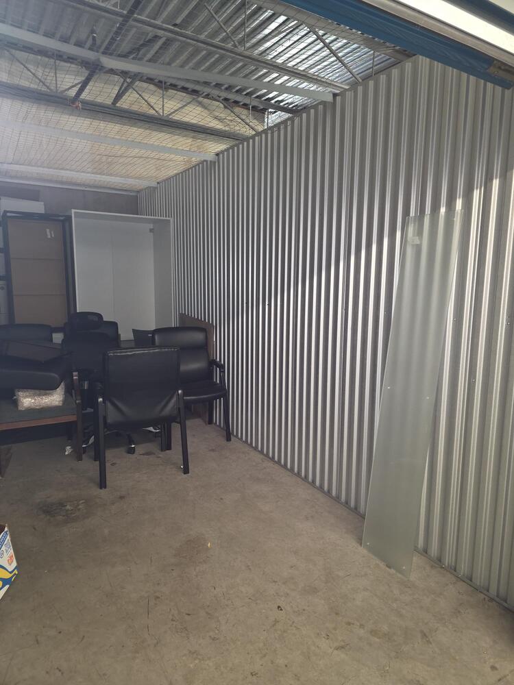 3401 - StorageMart SE Marine Dr & Knight St  auction IB-1884 60